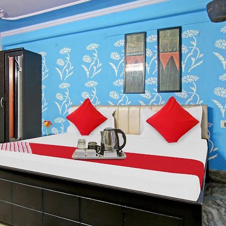 Flagship Hotel Decent Stay Near Pvr Vikaspuri Delhi Нью-Делі Екстер'єр фото