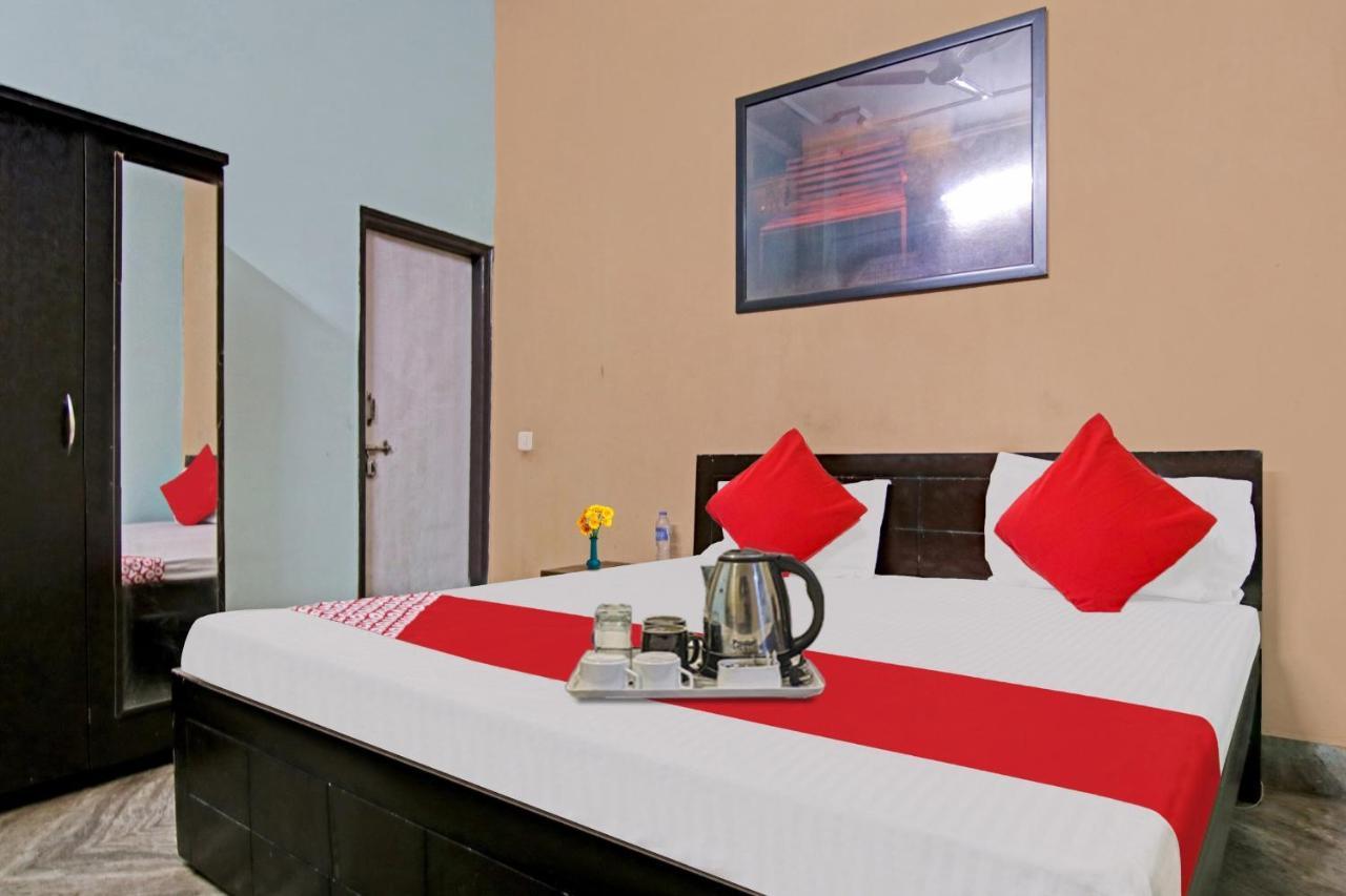 Flagship Hotel Decent Stay Near Pvr Vikaspuri Delhi Нью-Делі Екстер'єр фото