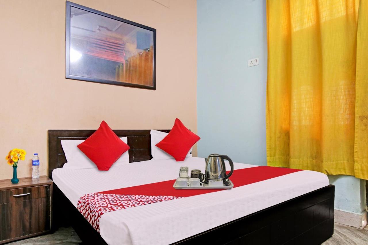 Flagship Hotel Decent Stay Near Pvr Vikaspuri Delhi Нью-Делі Екстер'єр фото