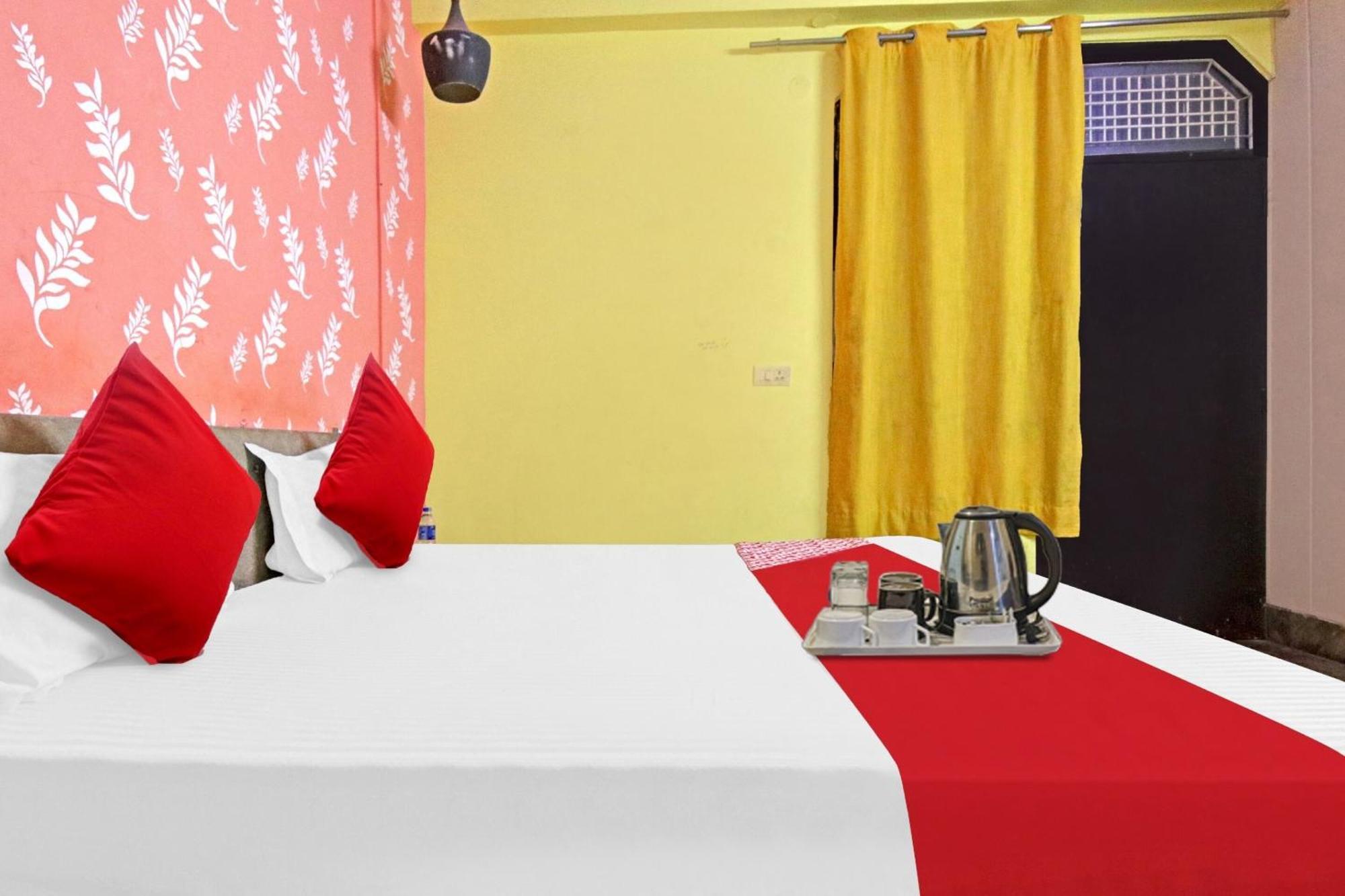 Flagship Hotel Decent Stay Near Pvr Vikaspuri Delhi Нью-Делі Екстер'єр фото