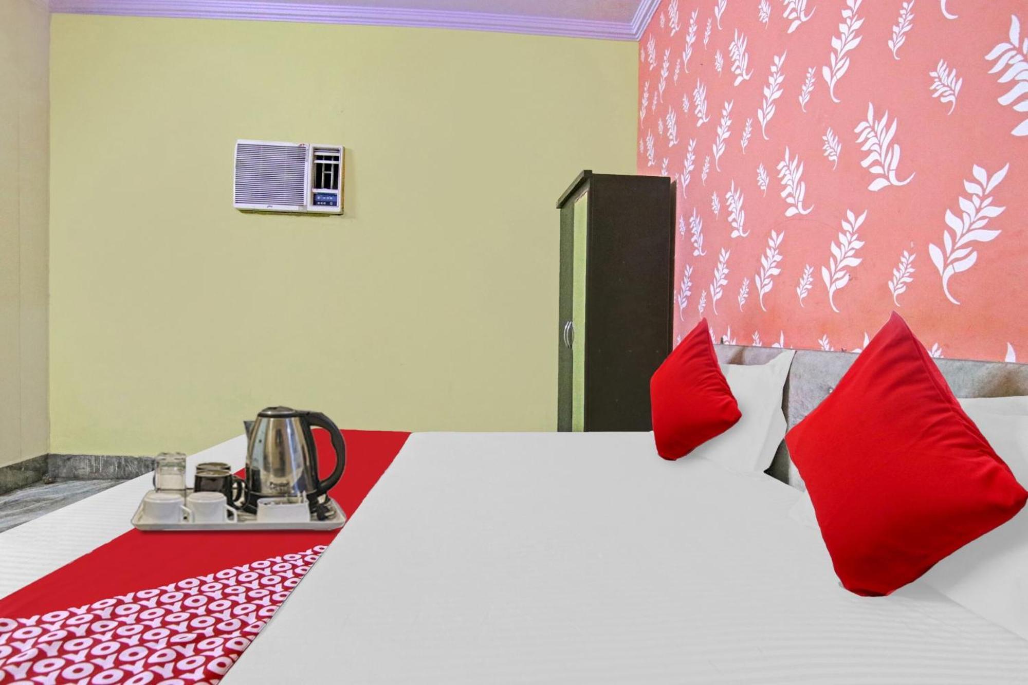 Flagship Hotel Decent Stay Near Pvr Vikaspuri Delhi Нью-Делі Екстер'єр фото