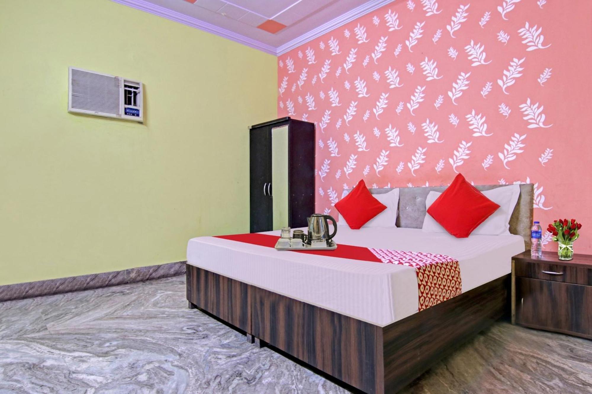 Flagship Hotel Decent Stay Near Pvr Vikaspuri Delhi Нью-Делі Екстер'єр фото